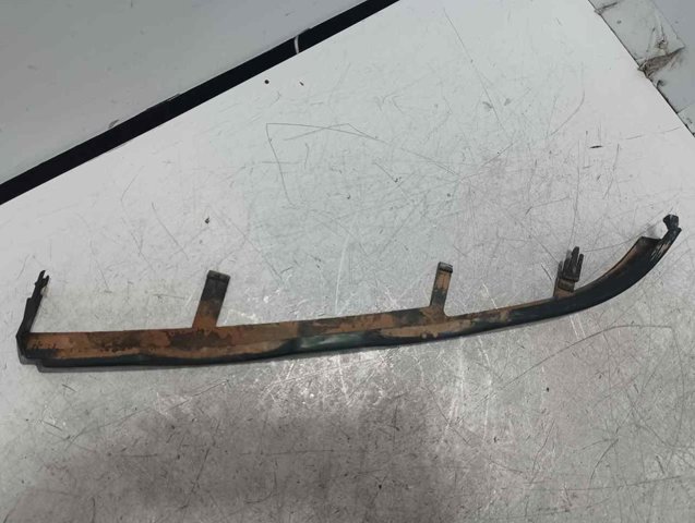 51138208481 BMW Уплотнитель фары левой купить в Ровно