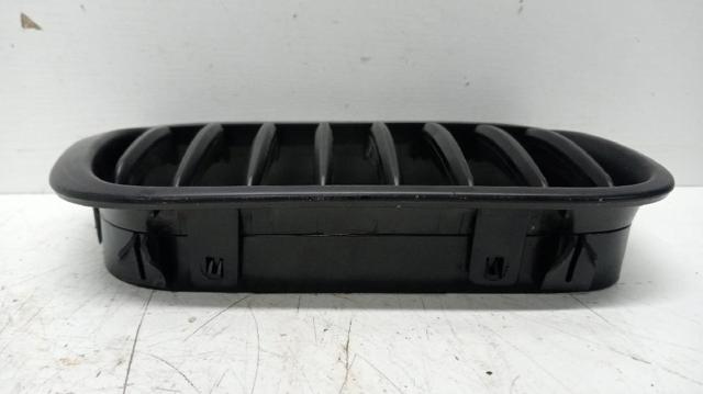 51138208488 BMW Решетка радиатора правая купить в Николаев