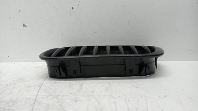 51138208488 BMW Решетка радиатора правая купить в Полтава