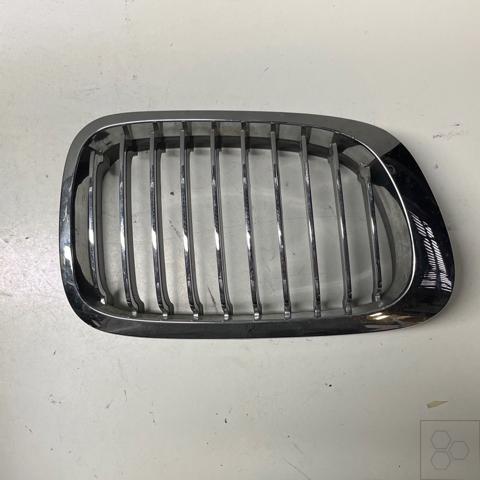 51138208490 BMW Решетка радиатора правая купить в Николаев