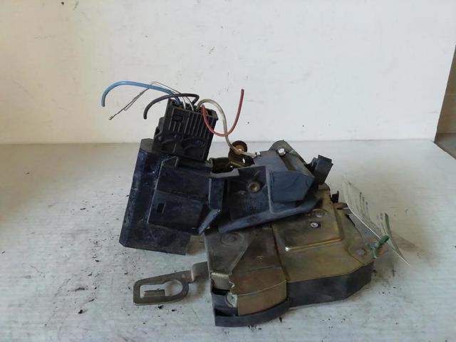 BMW 51218122204 Замок двери передней правой в наличии Чернигов