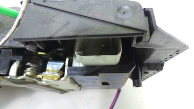 BMW 51218235104 Замок двери передней правой в наличии Киев