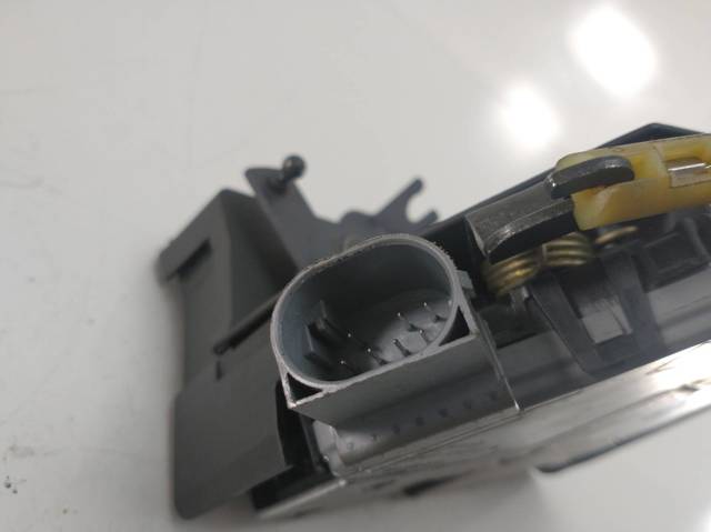 51218402540 BMW Замок двери передней правой купить в Кривой Рог