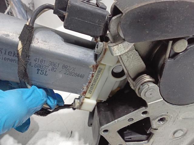 51227202127 BMW Замок двери задней левой купить в Кривой Рог