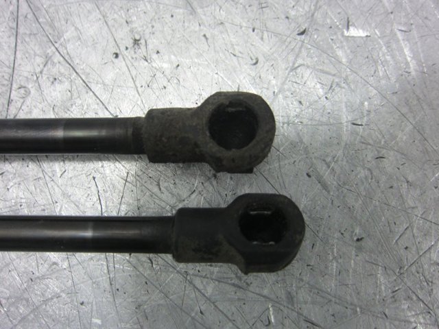 51237118370 BMW Амортизатор капота купить в Винница