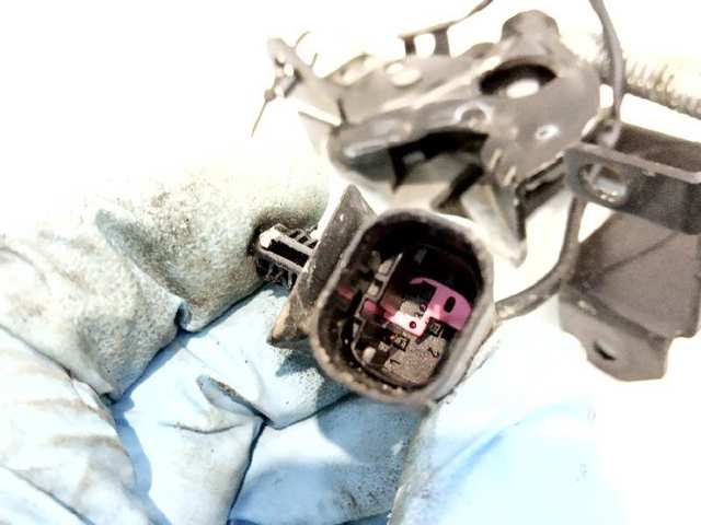 51237300569 BMW Замок капота левый купить в Черкассы