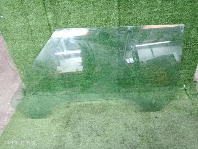 BMW 51337130909 Стекло двери передней левой в наличии Кривой Рог