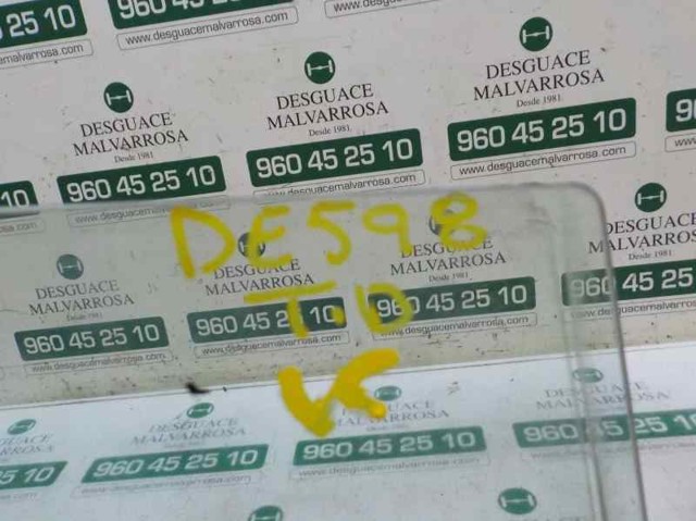 51352990300 Стекло двери задней правой купить Ужгород