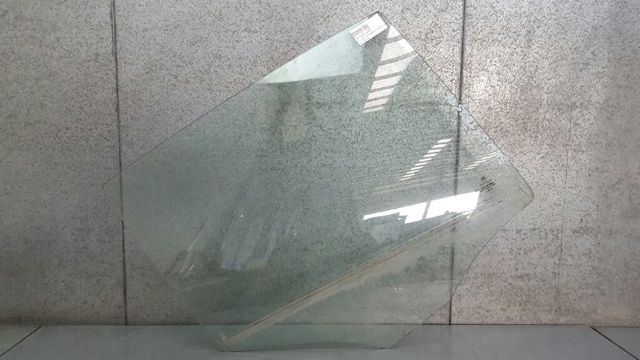 51357067794 BMW Стекло двери задней правой купить в Черновцы