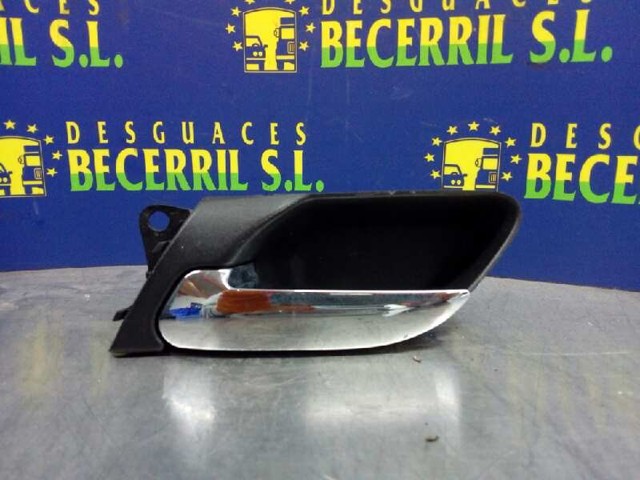 Maçaneta interna esquerda da porta dianteira 51418200723 BMW