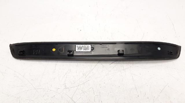 51472990844 BMW Накладка дверного порога внутренняя передняя правая купить в Запорожье