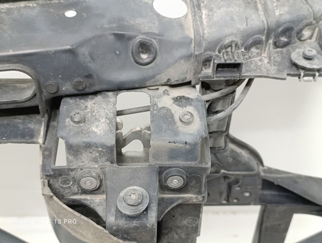 BMW 51643419945 Рамка радиатора в наличии Кривой Рог