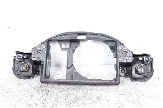 BMW 51647200799 Рамка радиатора в наличии Николаев