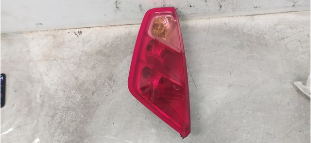 Lanterna traseira esquerda para Fiat Grande Point 1.4 (199.AXB11, 199.AXB1A) 350A1000 51701589