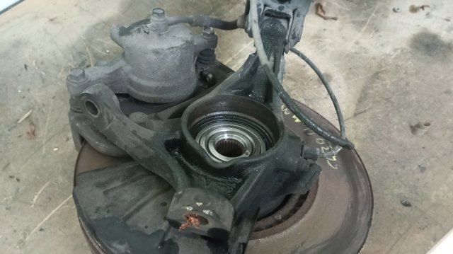 517153Z000 Цапфа (поворотный кулак) передний левый купить Запорожье