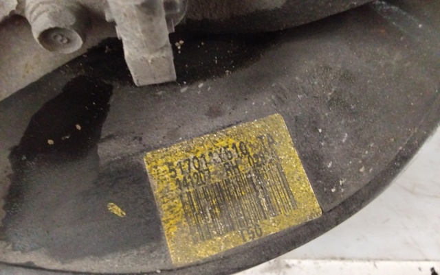 HYUNDAI 517161Y000 Цапфа передняя правая в наличии Харьков