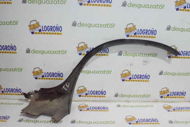 Expansor direito (placa sobreposta) de arco do pára-lama traseiro 51718402338 BMW