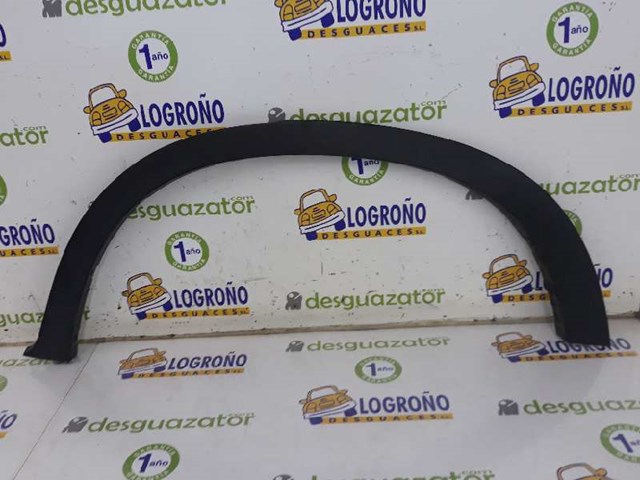 Expansor esquerdo (placa sobreposta) de arco do pára-lama traseiro 51777158425 BMW