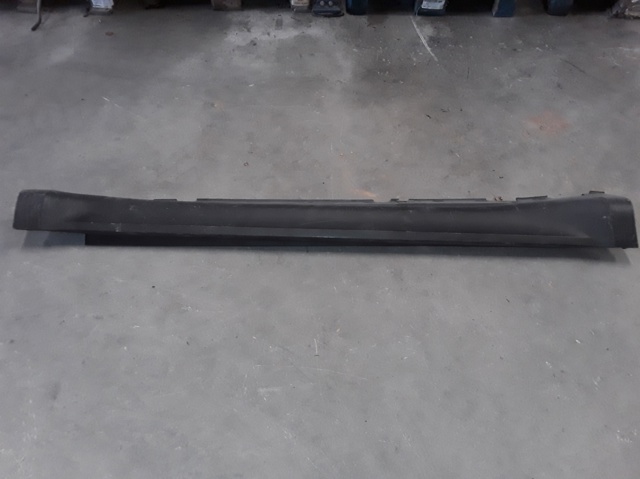 BMW 51777176234 Накладка (молдинг) порога наружная правая в наличии Черкассы