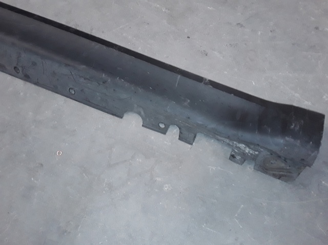 BMW 51777176234 Накладка (молдинг) порога наружная правая в наличии Чернигов
