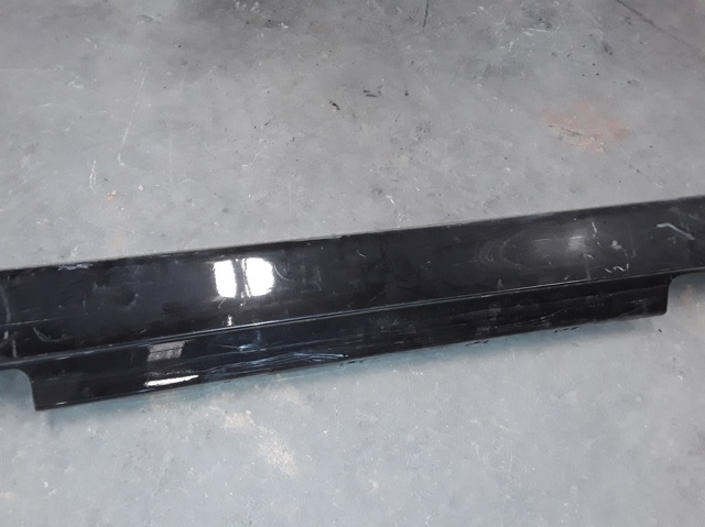 51777285785 BMW Накладка (молдинг) порога наружная левая купить в Николаев