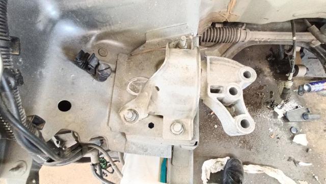 51792716 FIAT Подушка (опора) двигателя передняя купить в Полтава
