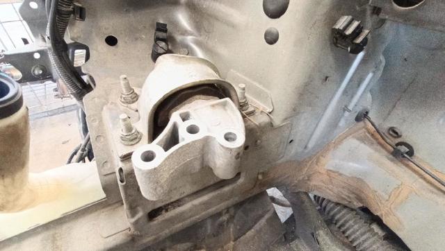 51792716 FIAT Подушка (опора) двигателя передняя купить в Житомир