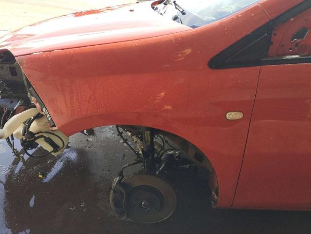 Pára-lama dianteiro esquerdo 51822248 FIAT