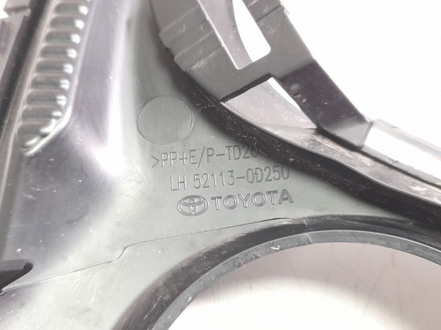 TOYOTA 521130D250 Заглушка (решетка) противотуманных фар бампера переднего левая в наличии Винница