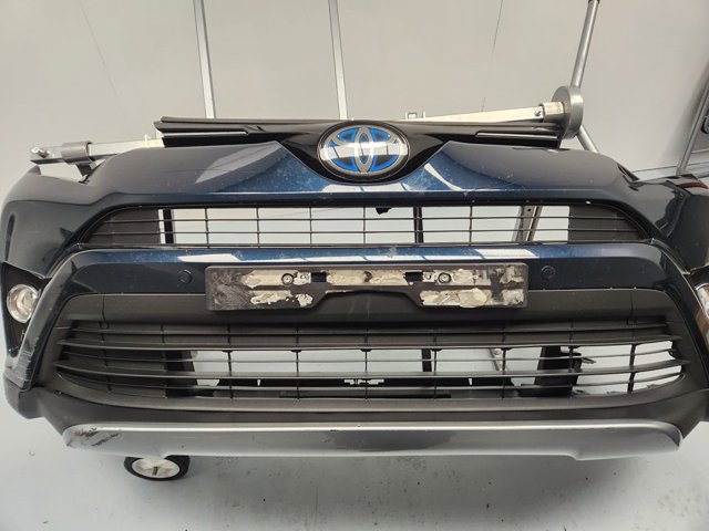 TOYOTA 521194A911 Передний бампер в наличии Украина