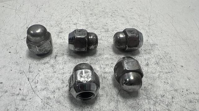 Porca de roda 5295014140 HYUNDAI