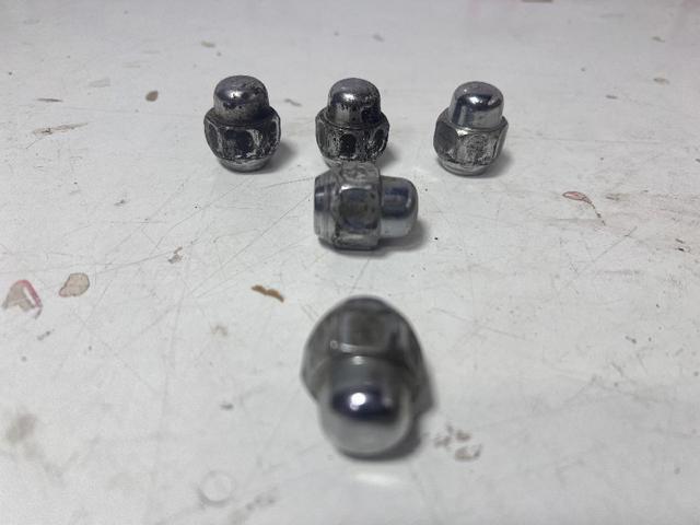 Porca de roda 5295014140 HYUNDAI