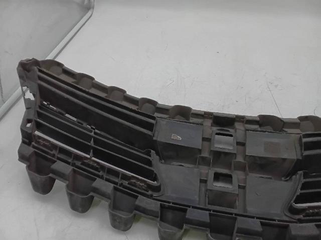 TOYOTA 531110F060 Решетка радиатора в наличии Украина