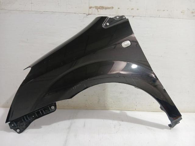 Pára-lama dianteiro esquerdo Toyota Corolla R10