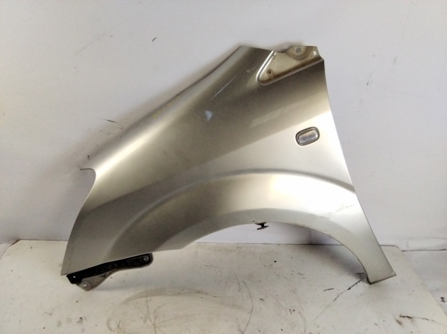 Pára-lama dianteiro esquerdo Toyota Corolla R10