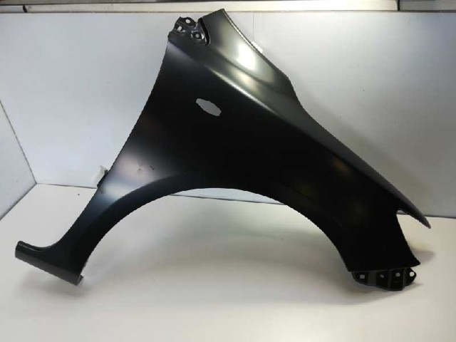 Pára-lama dianteiro esquerdo Toyota Corolla E15