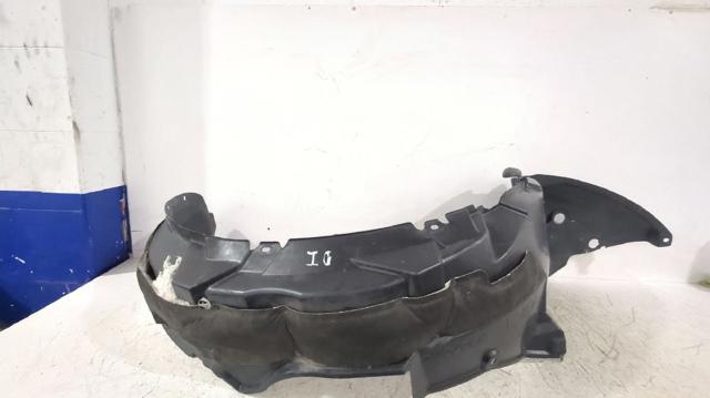 Guarda-barras esquerdo do pára-lama dianteiro 5387602220 TOYOTA