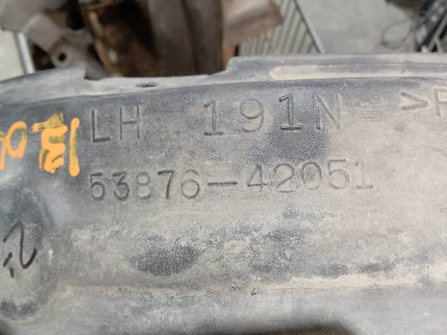 TOYOTA 5387642051 Подкрылок передний левый в наличии Черновцы