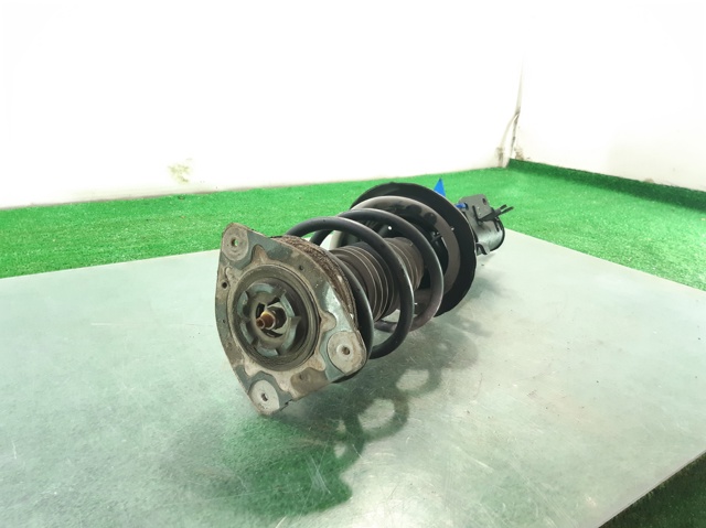 543025668R RENAULT Амортизатор передний купить в Киев