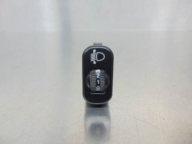 5444831 MERCEDES Кнопка (регулятор) корректора фар купить в Ровно