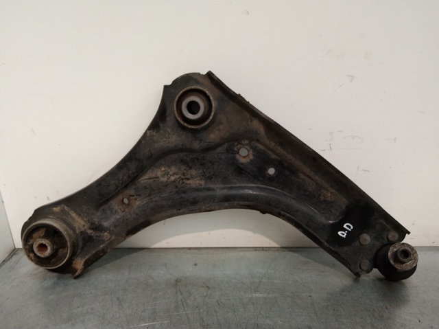 Braço oscilante inferior direito de suspensão dianteira 545000011R RENAULT