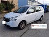 Braço oscilante inferior esquerdo de suspensão dianteira 545017081R RENAULT