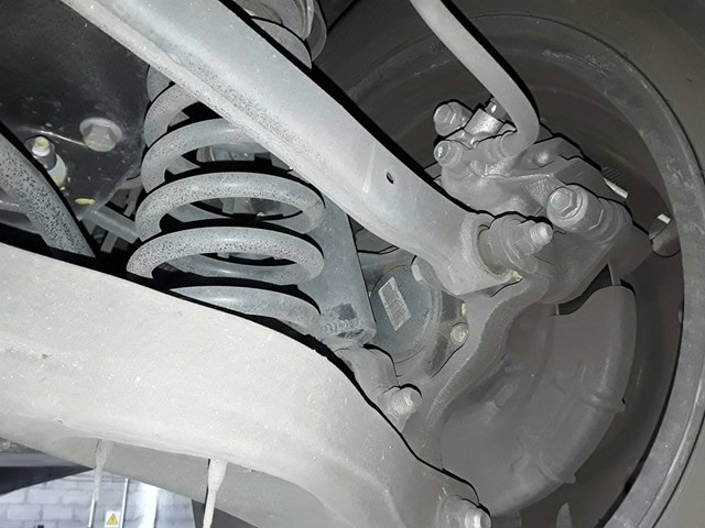 Braço de suspensão inferior traseiro esquerdo para Hyundai i30 1.6 CRDI D4FB 552102H000