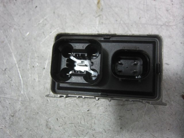 Relê das velas de incandescência 55574293 GM