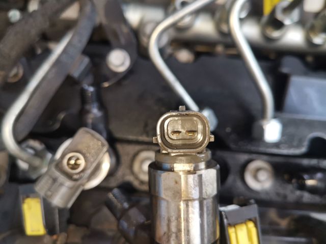 OPEL 55578075 Форсунка впрыска топлива в наличии Сумы