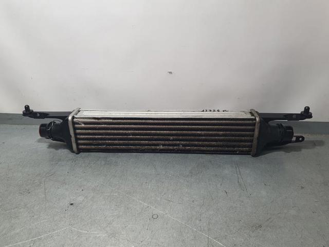 Radiador de intercooler 55702004 OPEL