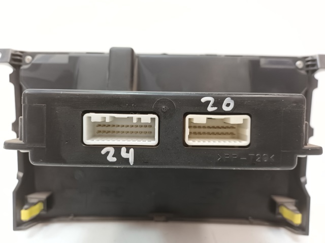Unidade de controlo dos modos de aquecimento/condicionamento Toyota Corolla R10