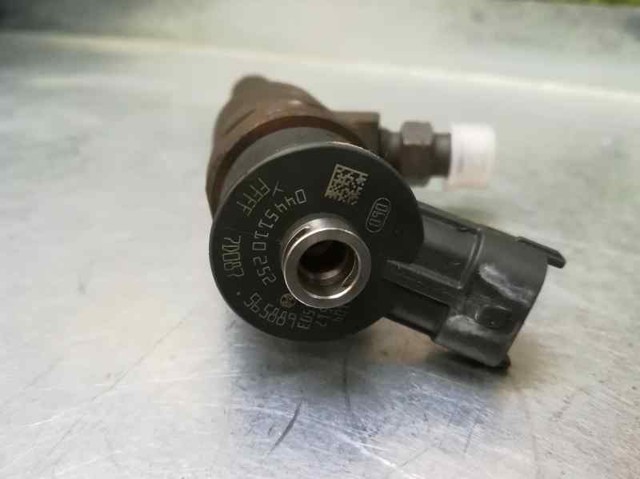 565889 PEUGEOT Форсунка впрыска топлива купить в Кривой Рог