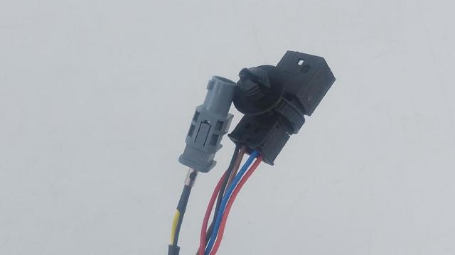 566827566A VAG Кнопка привода замка багажника купить в Ровно