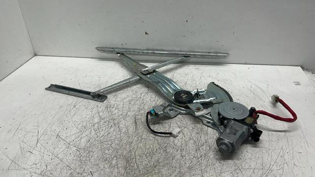 Mecanismo de acionamento de vidro da porta dianteira direita Mitsubishi Montero K8, K9